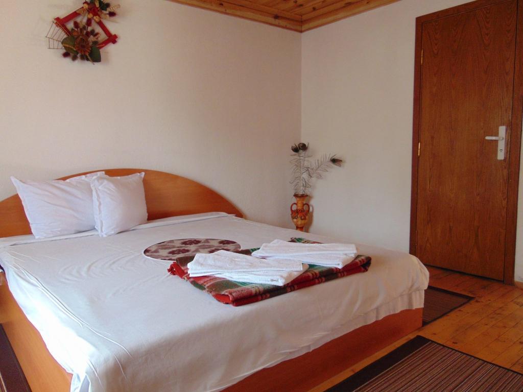 Sarafova Guest House Koprivshtitsa Quarto foto